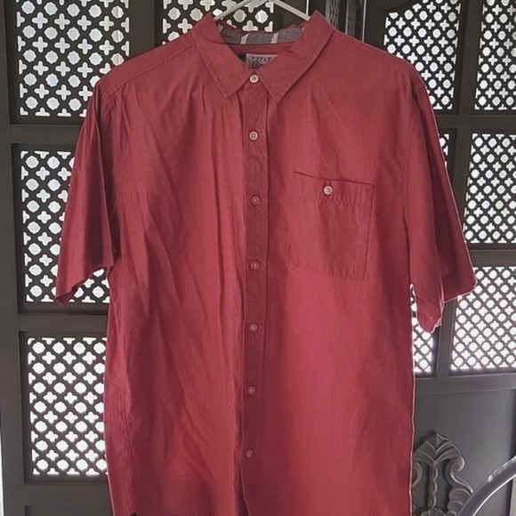Ezekiel short sleeve button up, red, size L - Picture 2 of 6